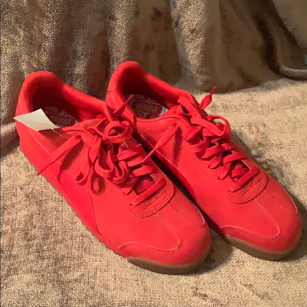 Puma Sneakers